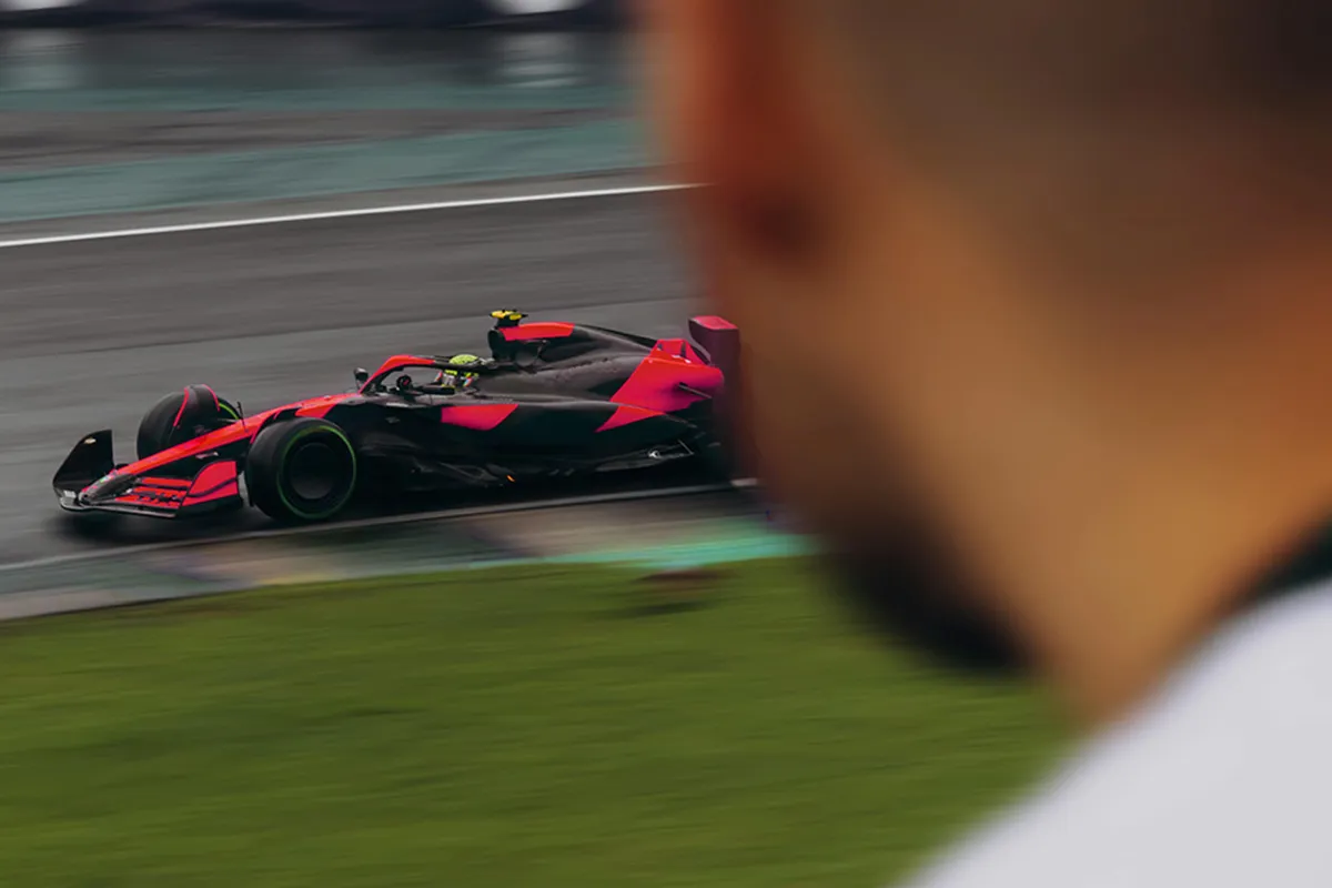 Camarero con champang en MADRING 2