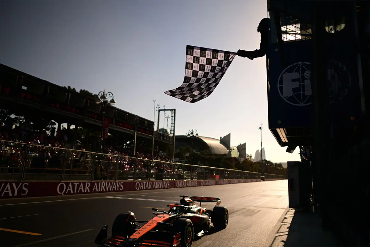 Formula 1 car and starting flag at MADRING