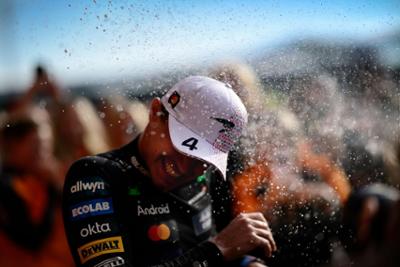 Lando Norris celebrando su victoria