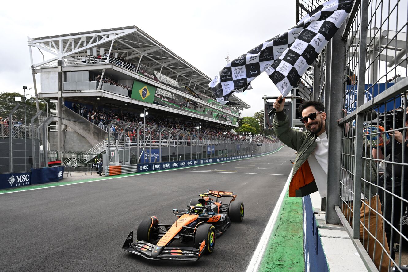 Lando Norris ganando la carrera