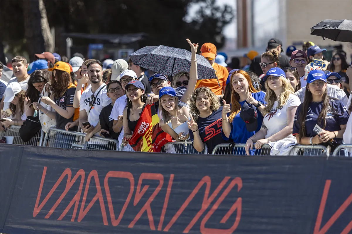 Masas de fans en MADRING