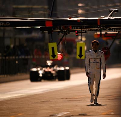 Sainz paseando por el paddock