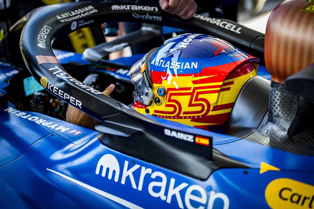 Driver in a Formula 1 car at RoadShow in MADRING